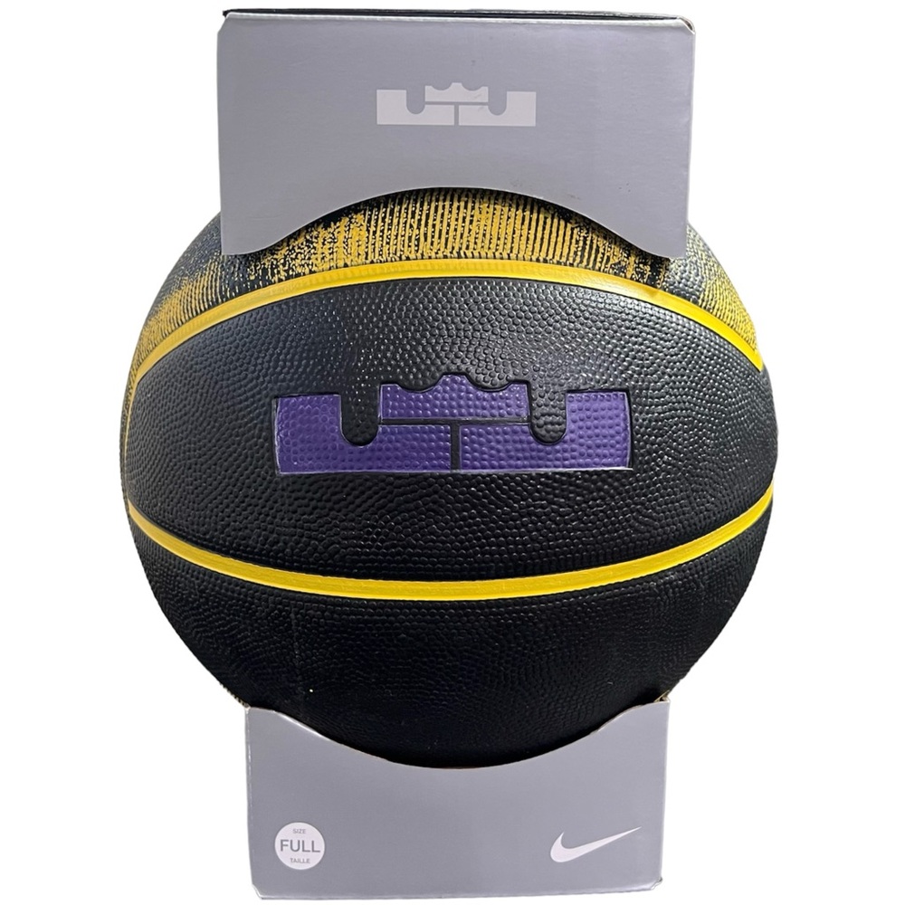 (Sold Out!!) Nike Lebron James Basketball “Strive For Greatness”